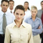 Поощрения приводят к улучшению в коллективе.